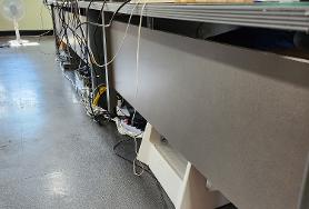  맞춤 돌봄 사무실 책상 이동에 따른 배선(전기, 전화, LAN) 작업입니다.