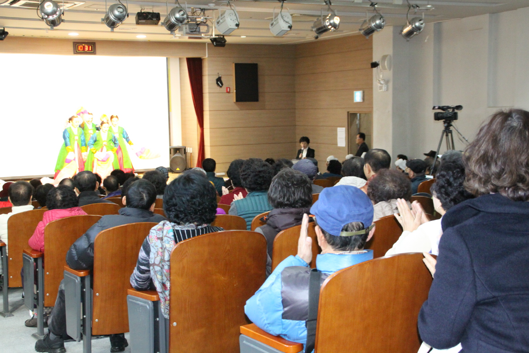  발표회-은빛대학 우리춤