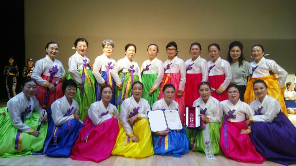  은빛대학 우리춤 작품반 최우수상 수상