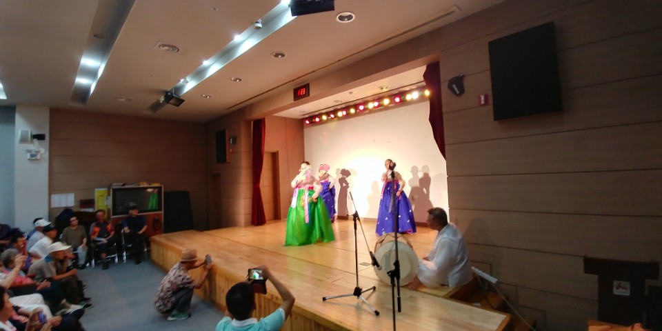  가예예술단 초청공연