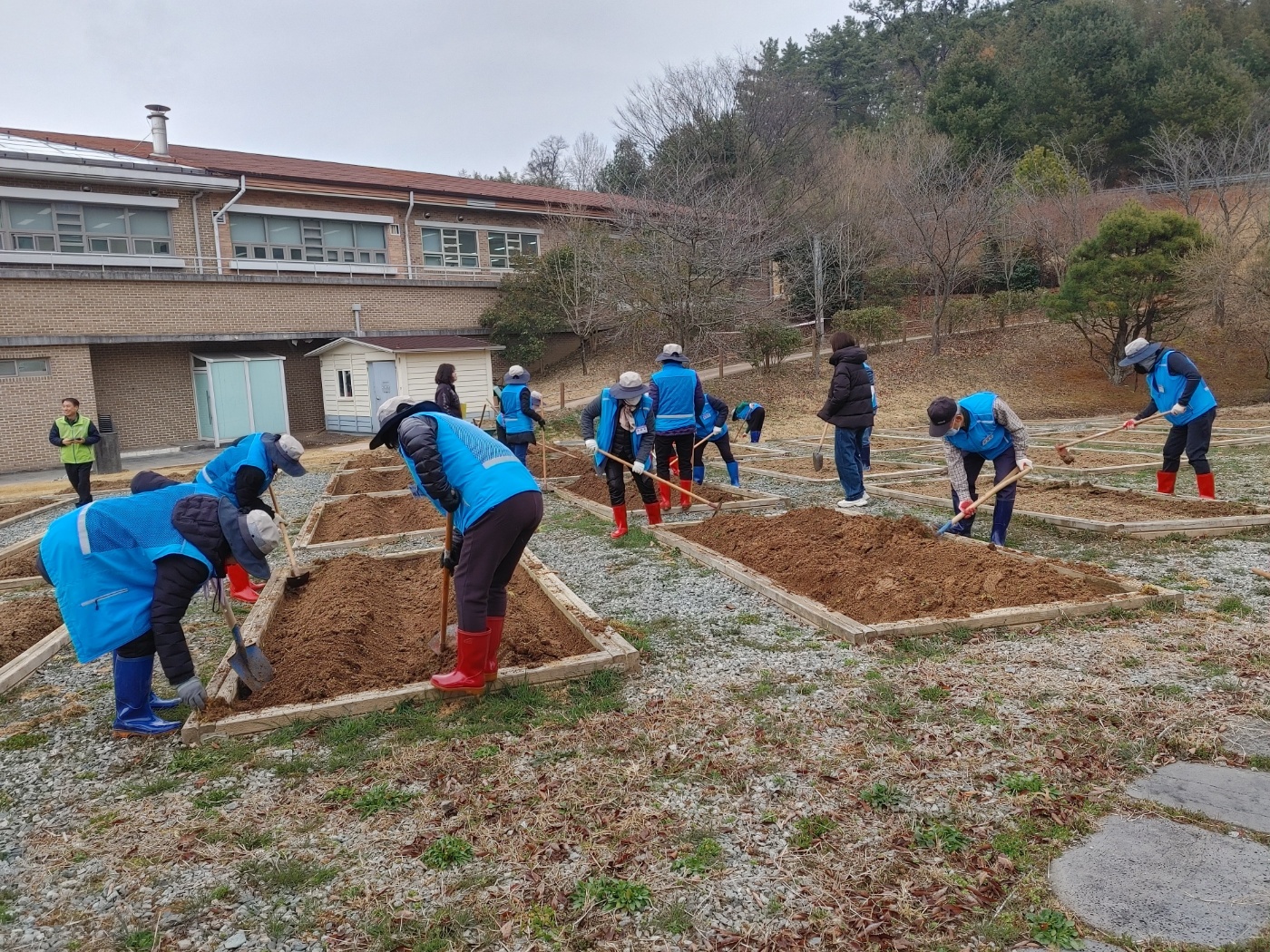 2026년 3월 효령도시정원 가꾸기3.jpg