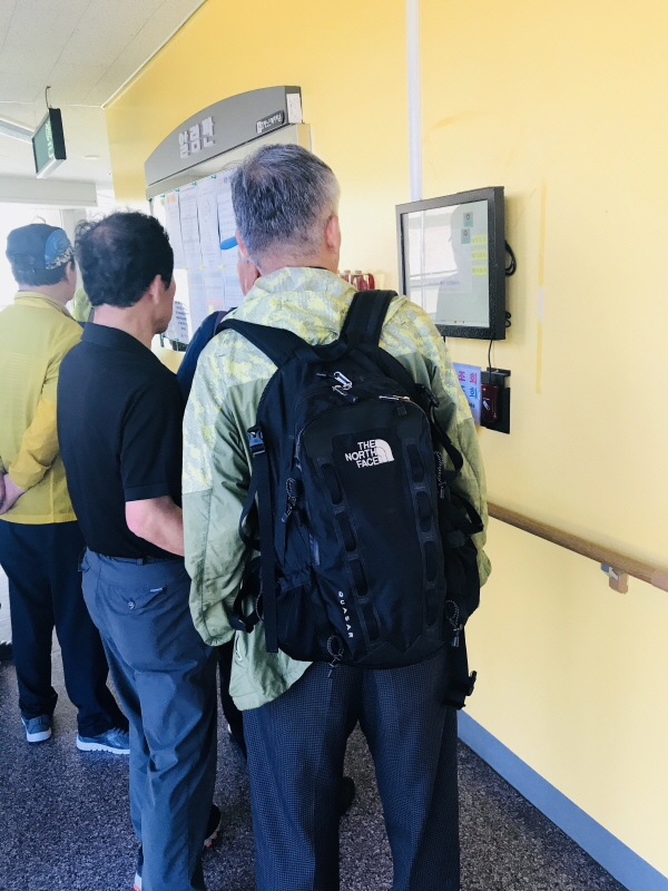  셔틀버스~ 이제 줄 안 서고 이용하세요